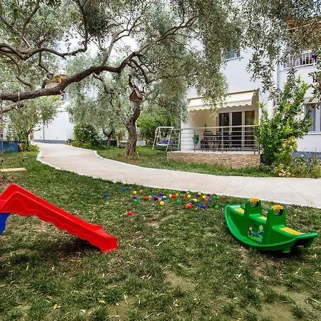 Koula 2 - Korina Potos